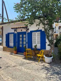 Zoe’s & Patty’s Guest House - Image 2