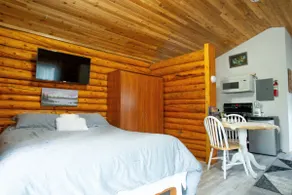 Midnight Sun Cabin - Image 4