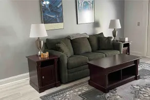 Cheerful 2 bedroom townhome with indoor fire place - Image 2