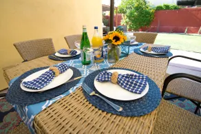 The Bottlebrush: Your Private Hideaway with Pool/Jacuzzi. 5-Star Hospitality! - Image 5
