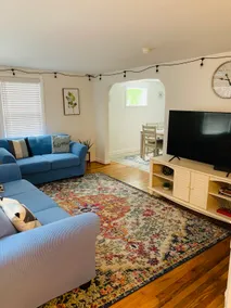 Modern Home Centrally Located - Image 4