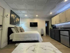 Hideaway studio 1… Modern Freetown Retreat - Image 2