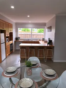Gisborne large family home with wifi - Image 3