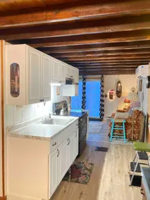 Cozy and Peacefull Cottage, 5 Min to EBT Railroad - Image 5