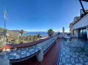 Apartment with enchanting view - Image 2