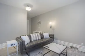 Stunning Couples Retreat - Downtown Getaway - Image 3