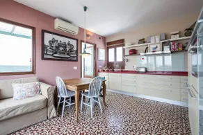 Elly's Apartments, Apartment with a queen bed and c. - Image 2