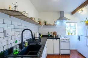 Bay-View Studio: Walking Distance to Downtown! - Image 2