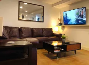 Historic Fairhaven Village Garden-Level Suite - Image 3