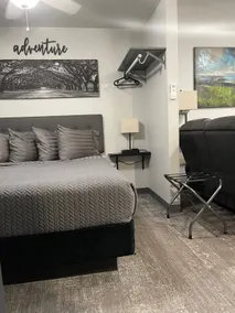 Wayfield Corporate Stay- Ultra Clean & Quiet - Image 4