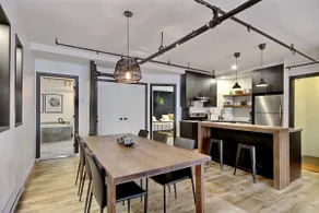 Le Gentleman // Downtown spacious condo - Image 2