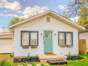 Peach Beach Cottage at Simonton Lake! 2 Bed/1 Bath - Image 2