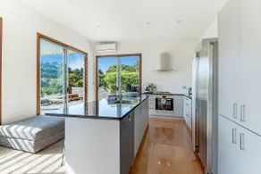 Karaka Sanctuary with Spa Pool by Waiheke Unlimited - Image 3