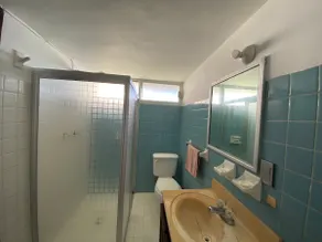 Small independent room with ocean view - Image 5
