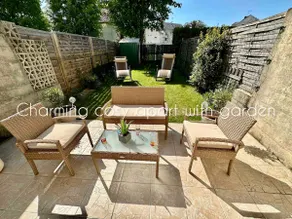 Garden apartment in quiet residence, parking - Image 2