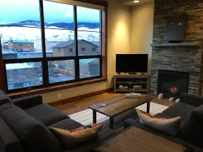Wonderland Lodge Lion’s Lair Condo in Gardiner - Image 2
