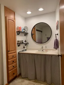 Cozy 2 bedroom brick bungalow in a lake town. - Image 3
