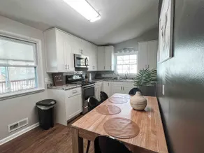 4BR Downtown Oasis - Close to Everything - Image 4