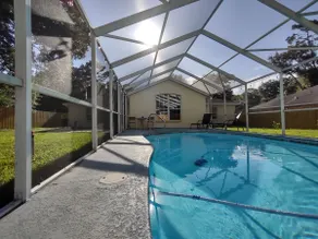 Cheerful 4 Bedroom Pet Friendly with Pool - Image 2