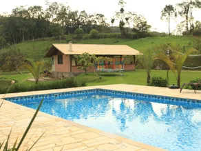 Incredible House on the Property with a Pool, Playground and Ponds - Image 3