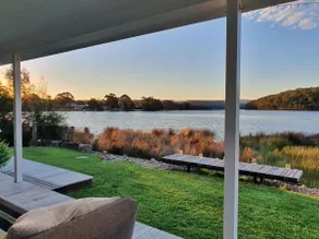Reimagined Designer Lakehouse in Prime Location - Image 4