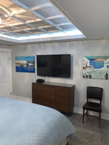 Exec Apartment & Hot Tub by River / No Chore List - Image 3