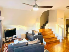 Beautiful 2 Bdrm Home- Location & Gorgeous VIEWS - Image 4