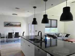 3 Bedroom, 3 Bath: Entire private house, sleeps 7 - Image 5