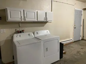 *Enjoyable* 4 BR 2 BA - Image 4