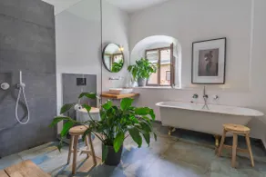 Spacious apartment in historic rooms - Image 2
