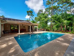 Jupiter Farms Tropical Oasis with Lush Landscaping - Image 2