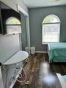 Houston House: Convenient, Clean, Remodeled - Image 5