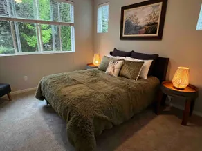 Plumberry Cottage in Charming Neighborhood - Image 4