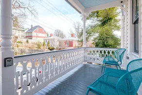* Award-Winning Renovation * Ideal Location * - Image 2