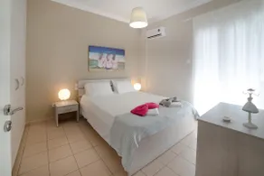 Smile4 Apartment|Walk to Beach & Fast Wi-Fi - Image 3