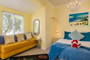 Beachfront Lagoon Bungalow - Pets Allowed - Image 3