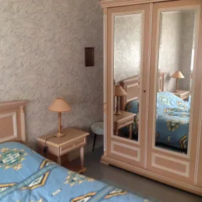 House in the heart of the village - Image 3