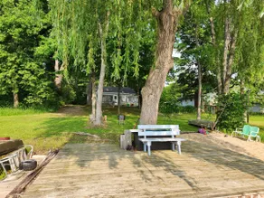 Cozy Lakefront Fishing Cottage - Image 5
