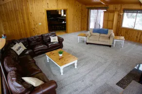 5 bdrm house w/HOT TUB across from Moore Lake Park - Image 2
