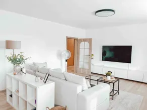 P&S Beautiful Designed Apt, Private Parking, 2beds - Image 5