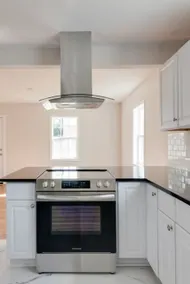 Newly renovated, fully furnished cozy home - Image 3