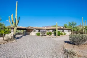 Ridgeway Ranch- Old Western Sonoran Desert Getaway - Image 2