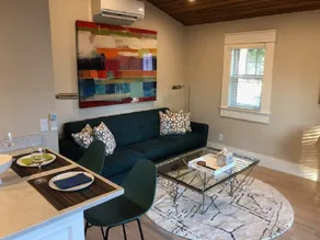 Beautifully decorated 1bdrm carriage house - Image 4