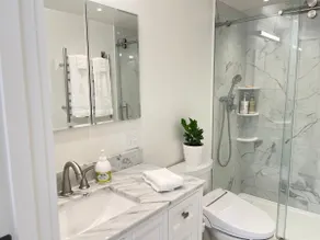 Prime Location - Burlington Bungalow - Image 5