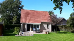 Modernly furnished, spacious 6-person vacation home - Image 5