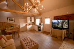 Open Plan Barn near Hungerford and Marlborough - Image 4