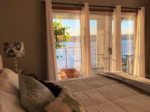 Stylish Lakefront, King Bed Suite, Sunset View, Pool, Boat Slip, PrivateTopFloor - Image 4
