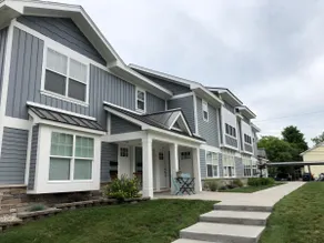 Stylish Condo, Walkable to Downtown, Bay & Munson - Image 3
