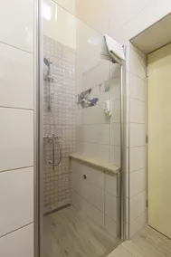 C MAIN FLOOR Apartment - Image 3