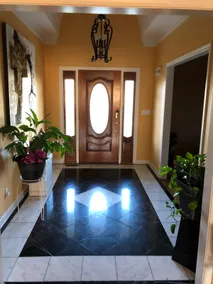 Private and modern family style home on 1 acre lot - Image 4